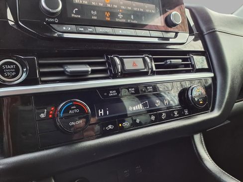 Certified 2024 Nissan Pathfinder SV image 7