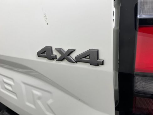 Used 2022 Nissan Frontier S AWD/4WD image 9