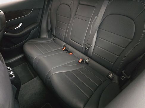 Used 2019 Mercedes-Benz GLC 300 image 17