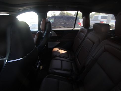 Used 2025 Lincoln Aviator Reserve w/ Equipment Group 201A AWD/4WD image 17