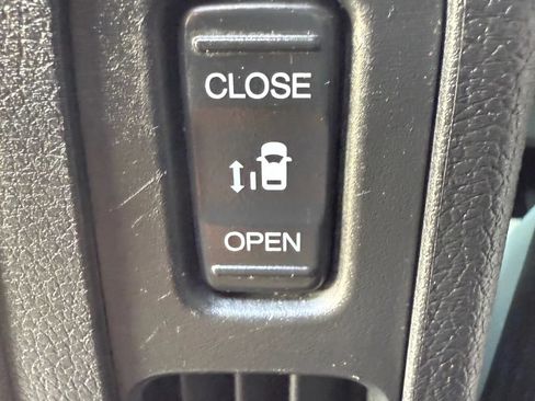 Used 2018 Honda Odyssey EX-L image 19