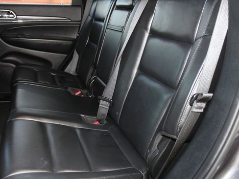 Used 2018 Jeep Grand Cherokee Limited image 13