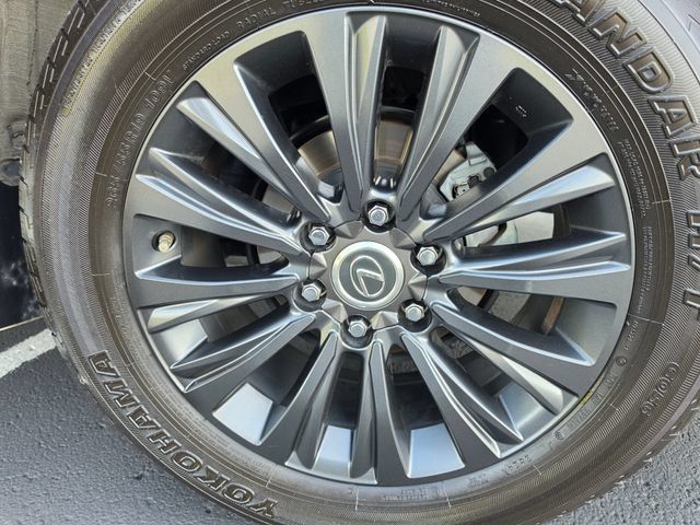 Used 2022 Lexus GX 460 Premium w/ Accessory Package AWD/4WD image 16
