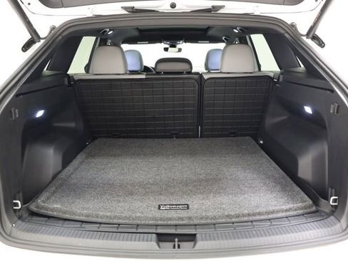 Used 2024 Volkswagen Atlas Cross Sport SEL R-Line image 29