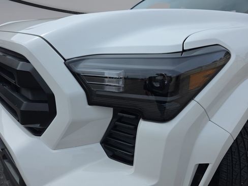 Used 2024 Toyota Tacoma SR image 43