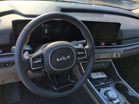 New 2026 Kia Carnival EX FWD image 9