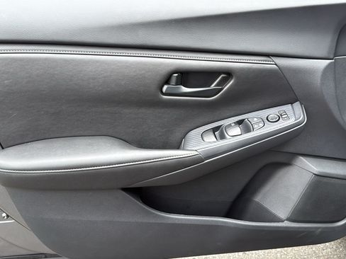 Certified 2025 Nissan Sentra S FWD image 6