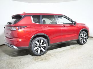 New 2025 Mitsubishi Outlander SE video 2