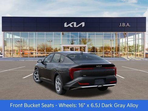 New 2025 Kia K4 LXS image 4