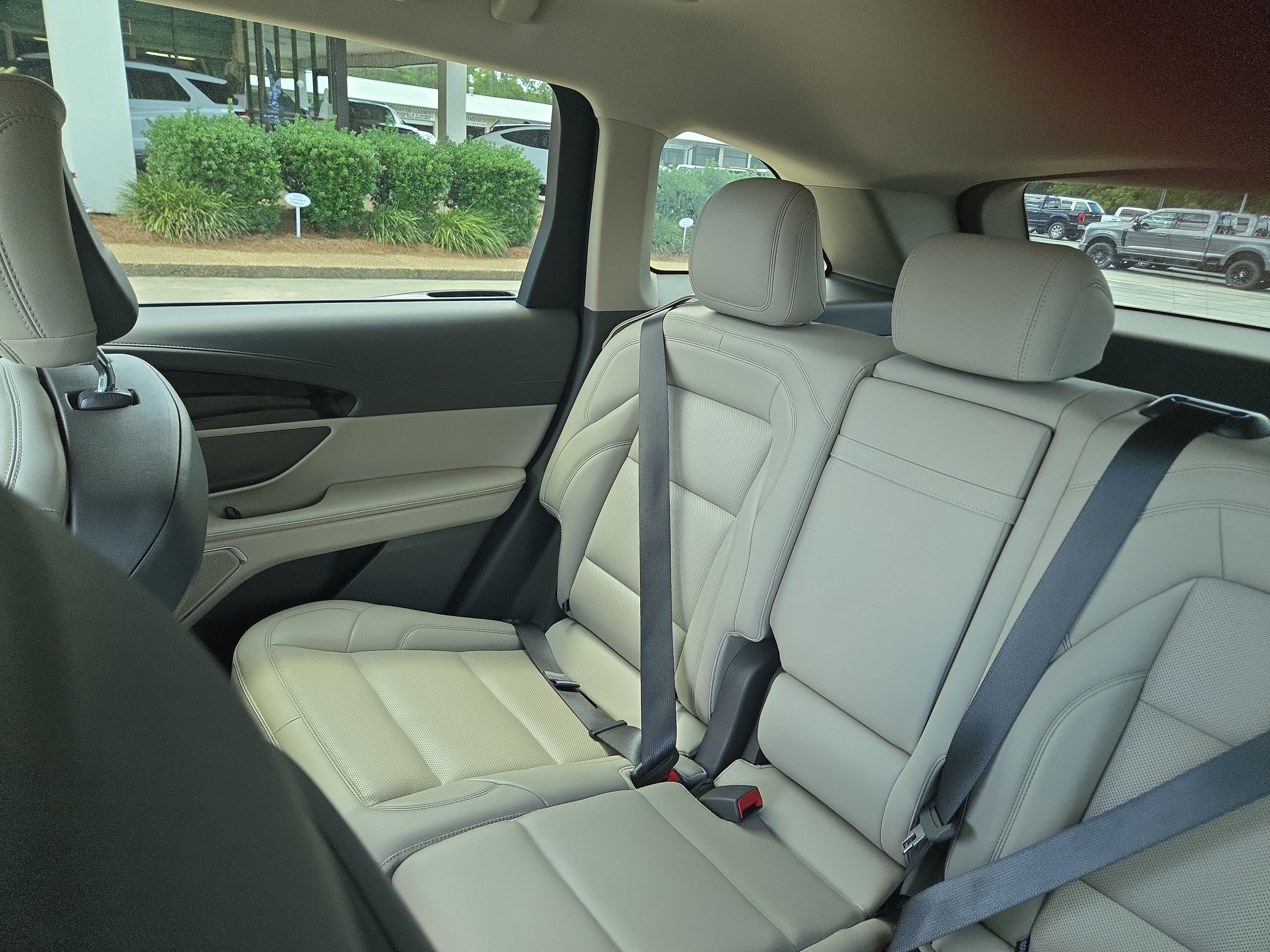 Used 2024 Lincoln Nautilus Premier AWD/4WD image 18