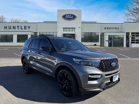 Used 2023 Ford Explorer ST w/ Equipment Group 401A image 4