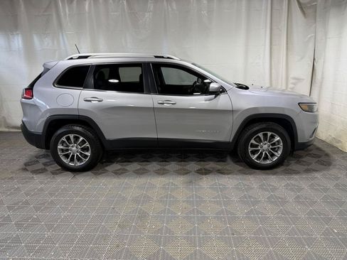 Used 2019 Jeep Cherokee Latitude Plus AWD/4WD image 13