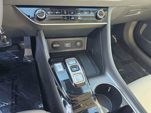 Used 2023 Hyundai Sonata SE FWD image 25