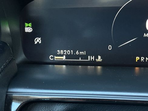 Used 2022 Lincoln Nautilus FWD w/ Premium Package image 25