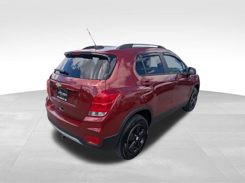 Used 2021 Chevrolet Trax LT w/ Premium Seat Package AWD/4WD image 13