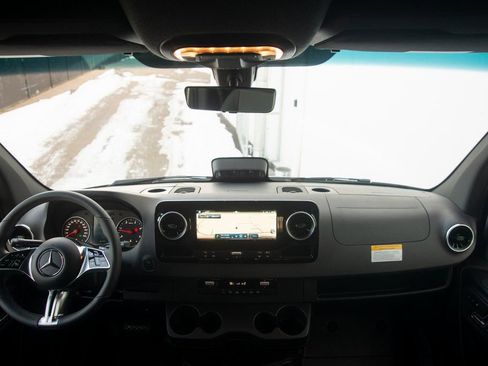 New 2025 Mercedes-Benz Sprinter 2500 image 31