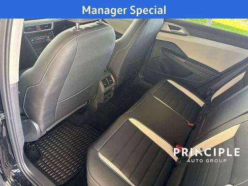 New 2025 Volkswagen Taos SEL AWD/4WD image 30