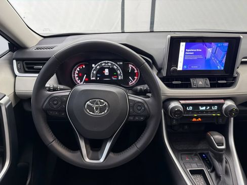 Used 2025 Toyota RAV4 XLE Premium FWD image 26
