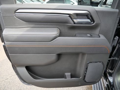 Used 2025 GMC Sierra 2500 AT4 w/ AT4 Premium Plus Package image 25