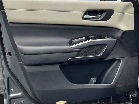 Used 2022 Nissan Pathfinder SL w/ SL Premium Package image 23