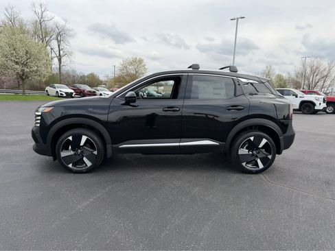 New 2026 Nissan Kicks SR AWD/4WD image 4