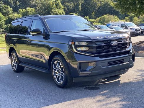 Used 2025 Ford Expedition Active AWD/4WD image 1