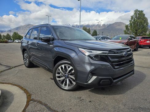 Used 2025 Subaru Forester Touring w/ Touring Package AWD/4WD image 3