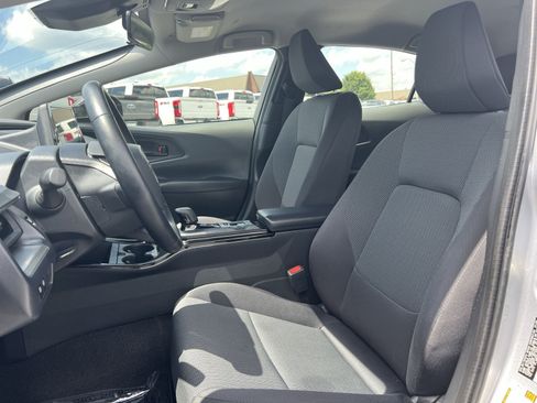 Used 2025 Toyota Prius LE AWD/4WD image 13