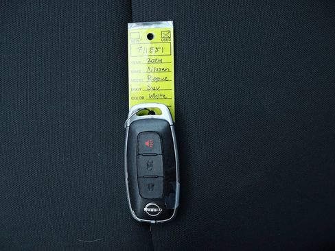 Used 2024 Nissan Rogue S FWD image 43