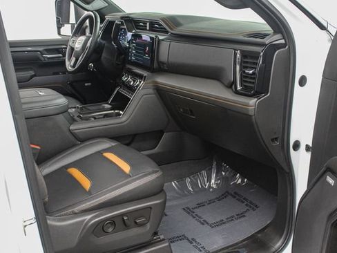 Used 2024 GMC Sierra 2500 AT4 w/ AT4 Preferred Package AWD/4WD image 18