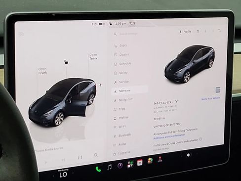 Used 2024 Tesla Model Y Long Range AWD/4WD image 18