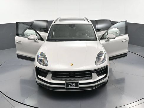 Certified 2023 Porsche Macan Turbo AWD/4WD image 32