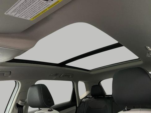 New 2026 Volkswagen Taos SE image 27