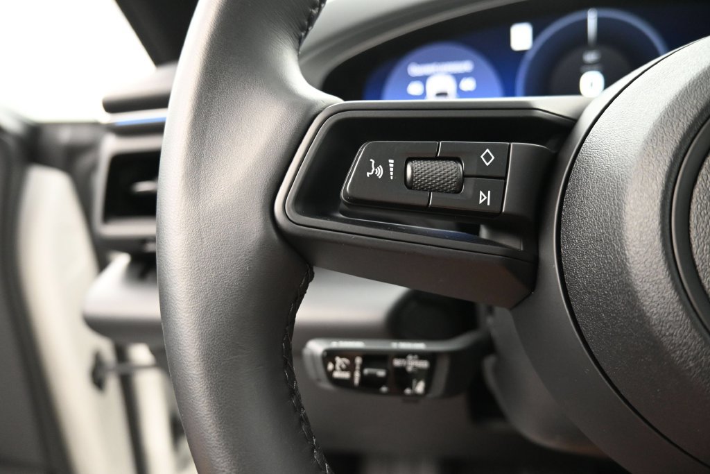 Certified 2024 Porsche Macan 4 Electric AWD/4WD image 22
