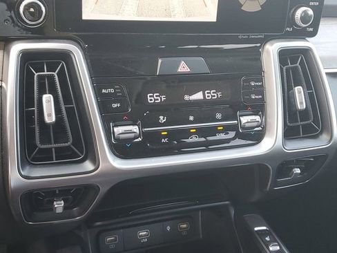 Certified 2023 Kia Sorento EX FWD image 28
