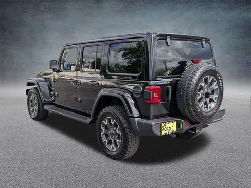 Certified 2024 Jeep Wrangler Unlimited Sahara w/ Dual Top Group AWD/4WD image 5