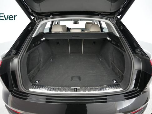 Used 2024 Audi Q8 e-tron Premium Plus w/ Premium Plus Package AWD/4WD image 8