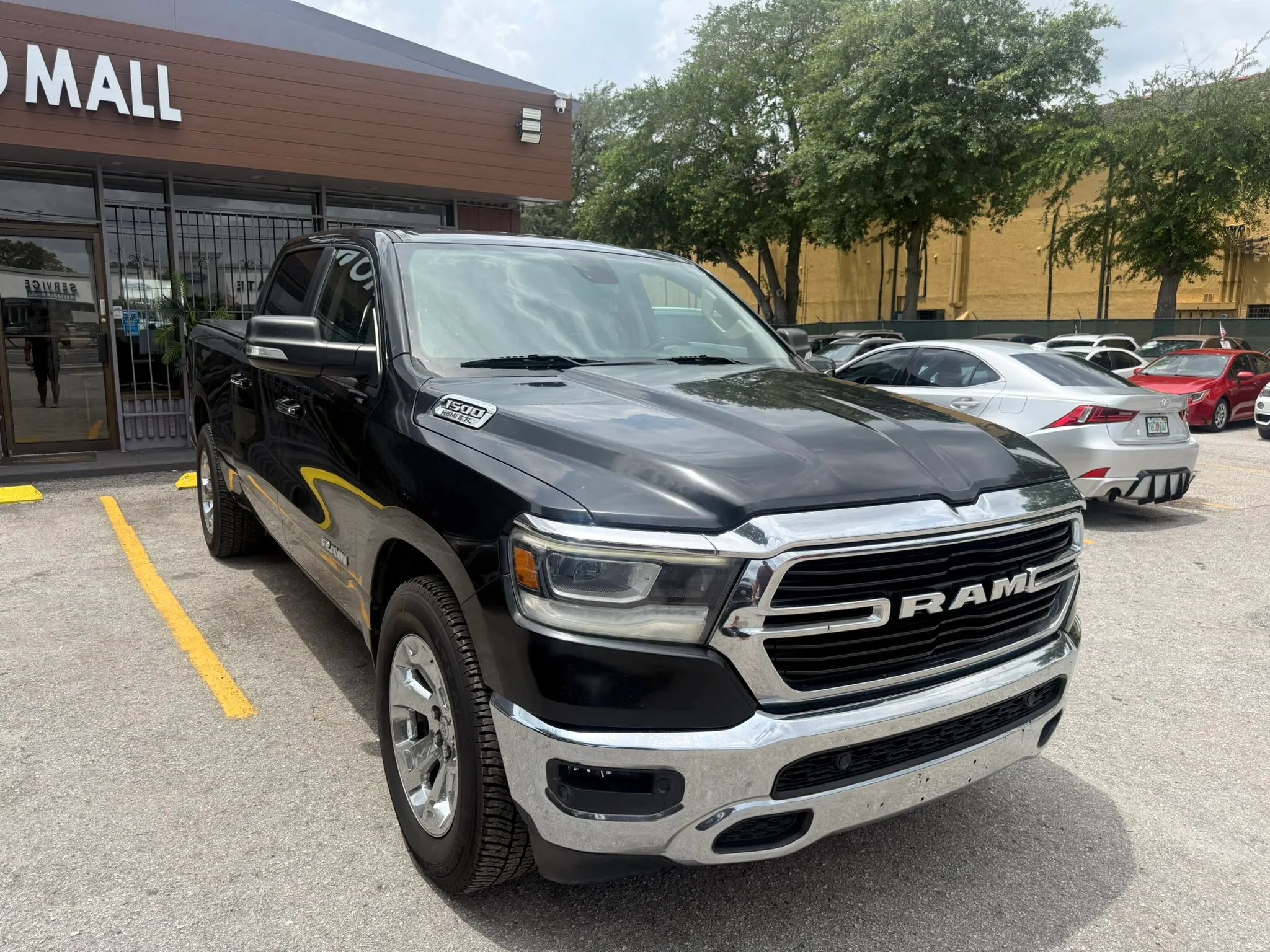 Used 2019 RAM 1500 Big Horn AWD/4WD image 3