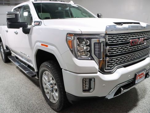 Used 2022 GMC Sierra 2500 Denali AWD/4WD image 5