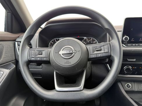 Certified 2023 Nissan Rogue S image 11