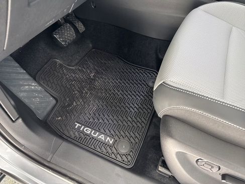 New 2026 Volkswagen Tiguan SE AWD/4WD image 16