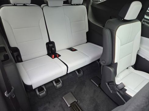 New 2026 Chevrolet Traverse High Country image 28