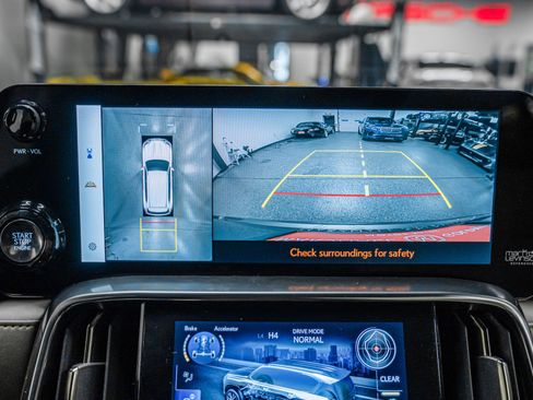 Used 2024 Lexus LX 600 4WD w/ Luxury Package image 37