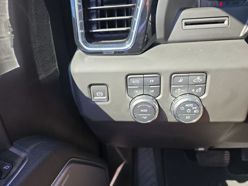 Used 2025 GMC Sierra 1500 Denali AWD/4WD image 24