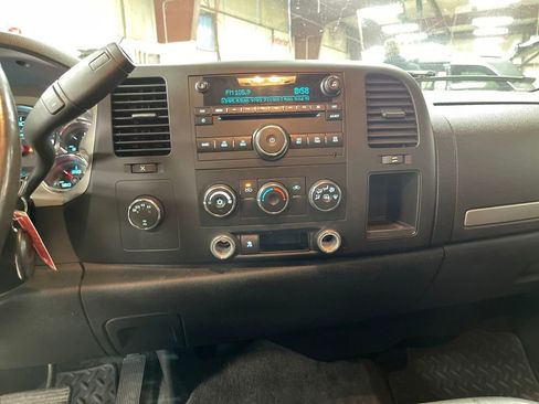 Used 2010 Chevrolet Silverado 1500 LT image 17