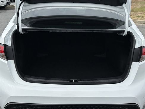 Used 2022 Toyota Corolla SE image 19