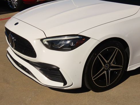 Used 2022 Mercedes-Benz C 300 4MATIC Sedan image 3