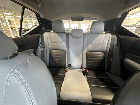 Used 2023 Nissan Kicks SR w/ SR Premium Package FWD image 6