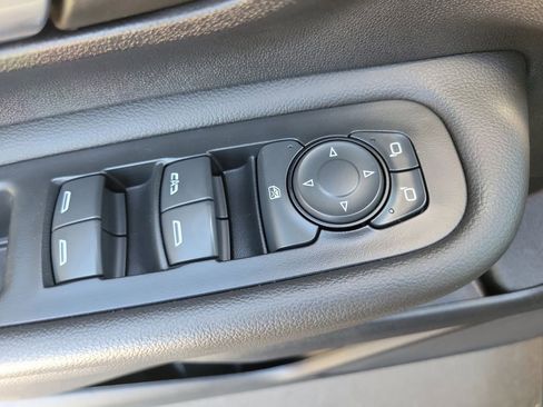 Used 2023 GMC Terrain SLE w/ Elevation Edition image 19