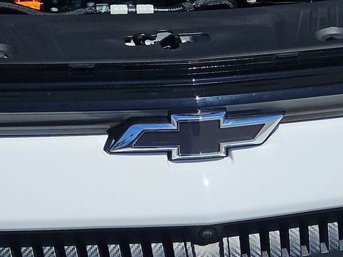 Used 2024 Chevrolet Equinox EV LT w/ LPO, Blackout Package FWD image 31